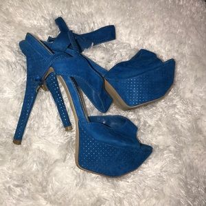 Shoes with platform front